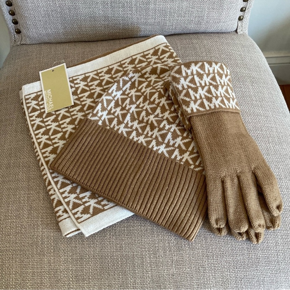 NIB 3pc MK Cream Monogrammed Winter Scarf Set - Unisex - Picture 4 of 4